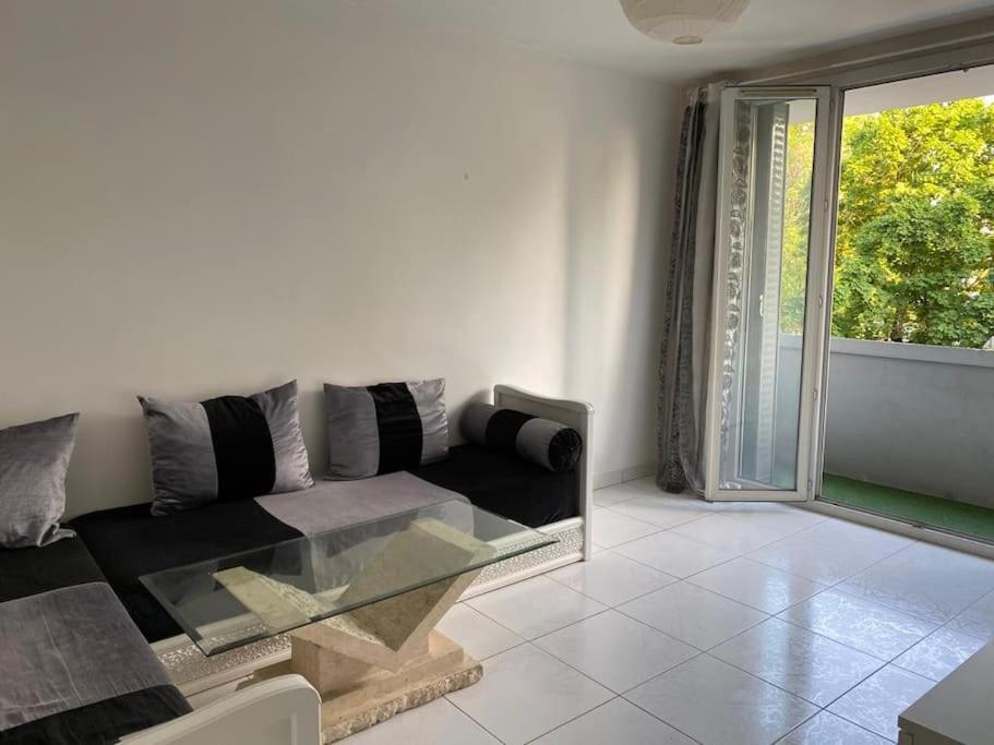 Joli Appartement Proche Metro Lyon Exteriér fotografie