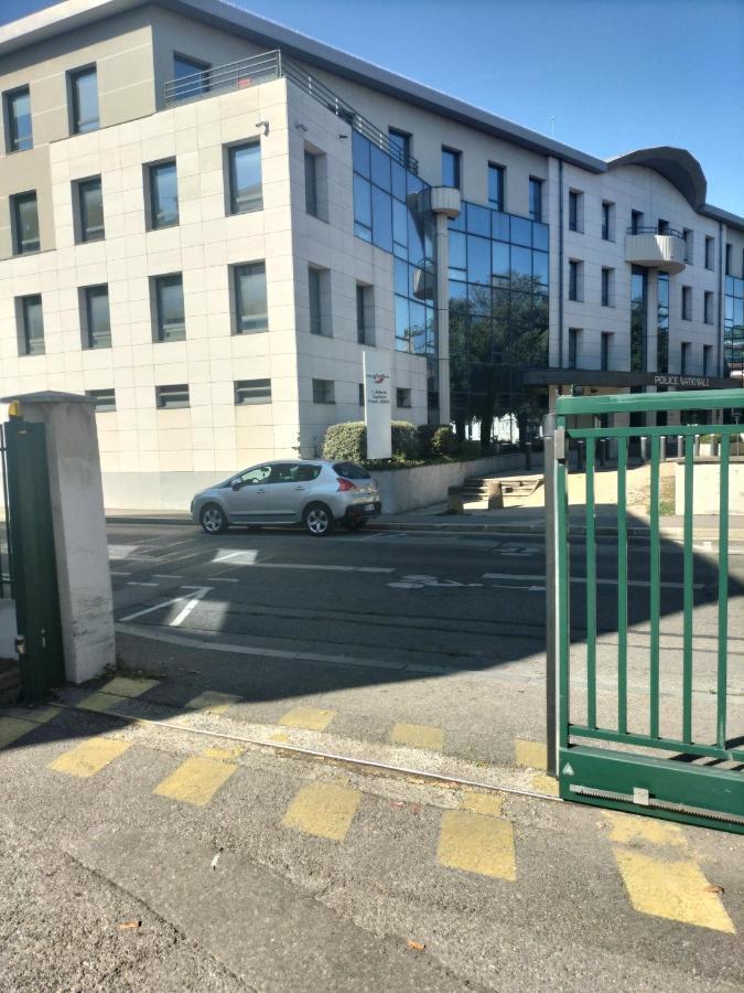 Joli Appartement Proche Metro Lyon Exteriér fotografie