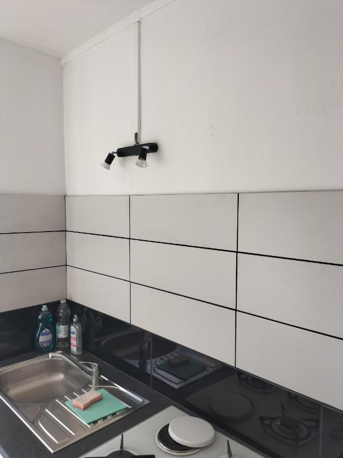 Joli Appartement Proche Metro Lyon Exteriér fotografie